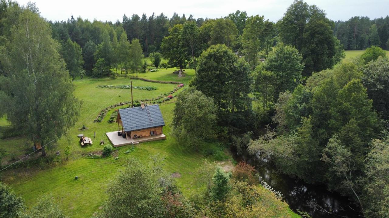 Salminu Pirtsmaja Ar Relaksejosu Ballu Hébergement de vacances Pastva Barbern