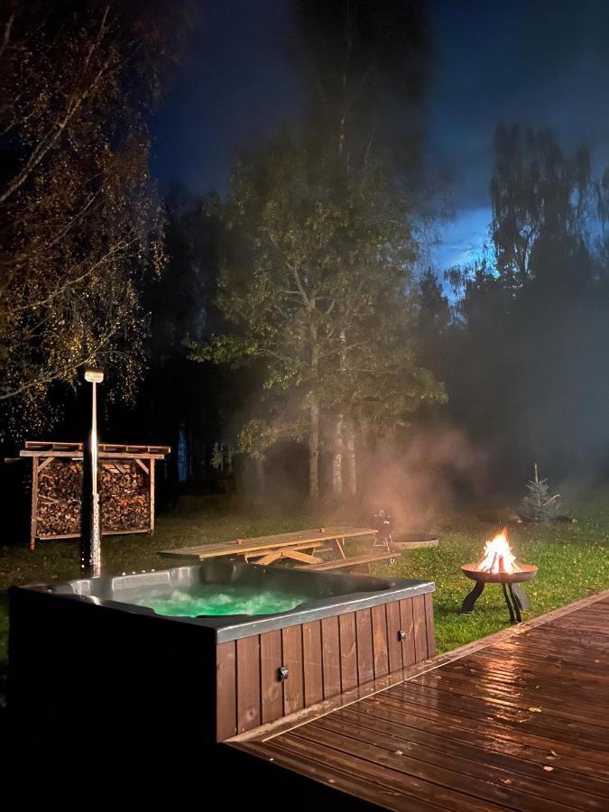 Salminu Pirtsmaja Ar Relaksejosu Ballu * Pastva Barbern